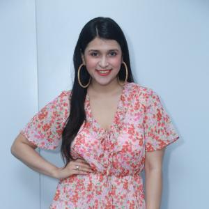 Mannara Chopra Latest Sizzling Stills