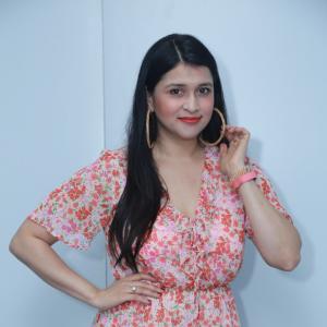 Mannara Chopra Latest Sizzling Stills