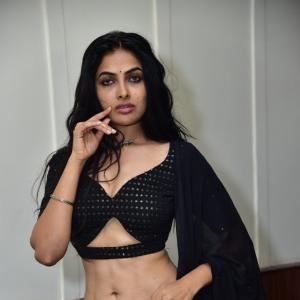 Divi Vadthya Latest Hot Photos