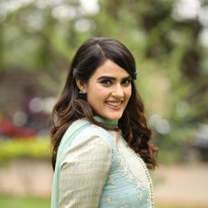 Kavya Thapar Latest Photos