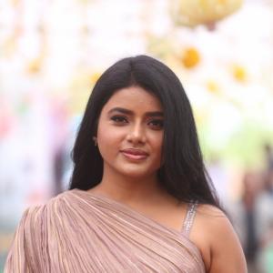 Soumya Reddy Latest Photos