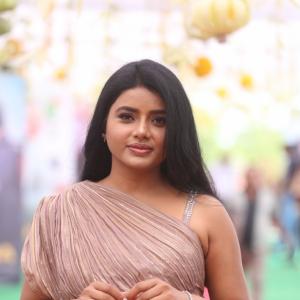 Soumya Reddy Latest Photos