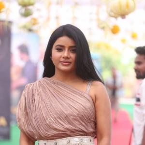 Soumya Reddy Latest Photos