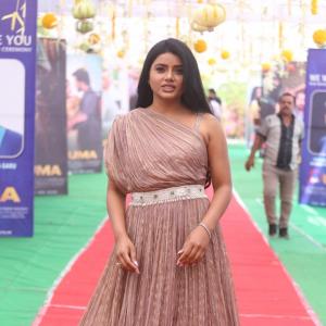 Soumya Reddy Latest Photos