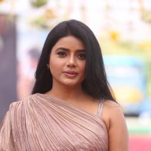 Soumya Reddy Latest Photos