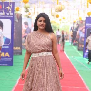 Soumya Reddy Latest Photos