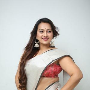 Ester Noroha Latest Photoshoot