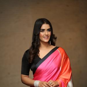 Kavya Thapar Recent Pics