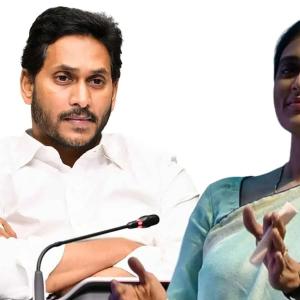 Sharmila Trolls 'Chethakani' Jagan