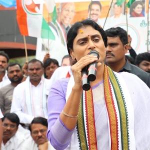 YS Sharmila fires on Jagan on 1st day of AP trip