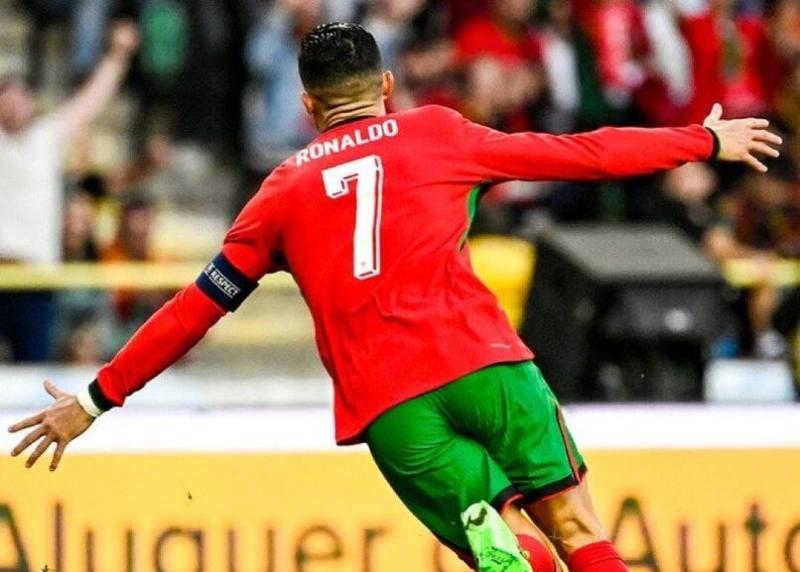 The Legacy of Cristiano Ronaldo's No. 7 Jersey: From Sporting Lisbon to Football Icon