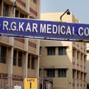 RG Kar Medical College Issues Notice to 51 Doctors Amidst Protests Over Trainee’s Death