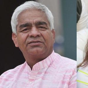 Mahavir Singh Phogat Expresses Disappointment Over Niece Vinesh Phogat's Political Shift Ahead of 2028 Olympics