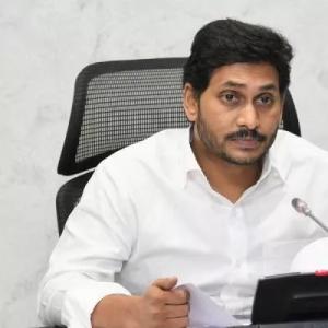 Jagan locks Muhurtham for his MLAs announcement