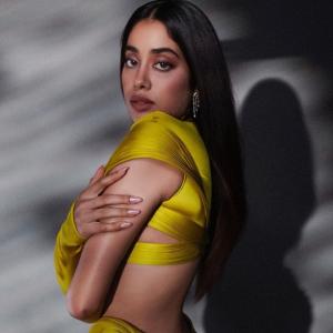 Pic Talk: Janhvi Kapoor flaunts her killer curves