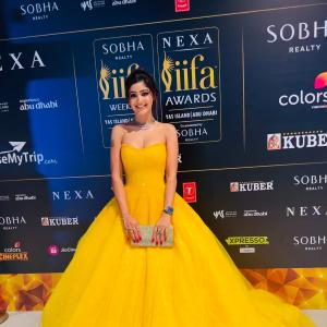 Dheera's Actress Soniya Bansal walks IIFA Carpet in Style