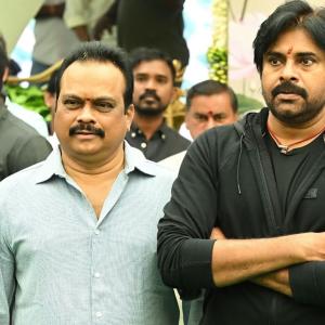 Dealing with Pawan Kalyan: Krish should learn from Sujeeth