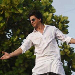 Shah Rukh Khan Shares The REAL Story Behind His Signature Pose: 'I Looked Bad Doing...'