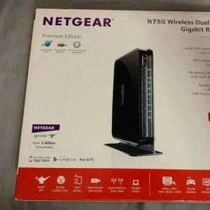 NetGear+Router+-+like+new+in+box+-+%2440+%28allen%29